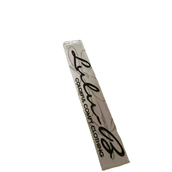 A green skirt by Lulu-B in size 12 - Picture 7 of 7